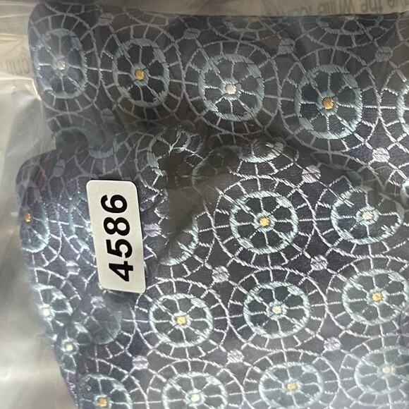 Ted Baker London 100% Silk Necktie Mens Blue Geometric Woven Hand Tailored USA - Picture 8 of 8